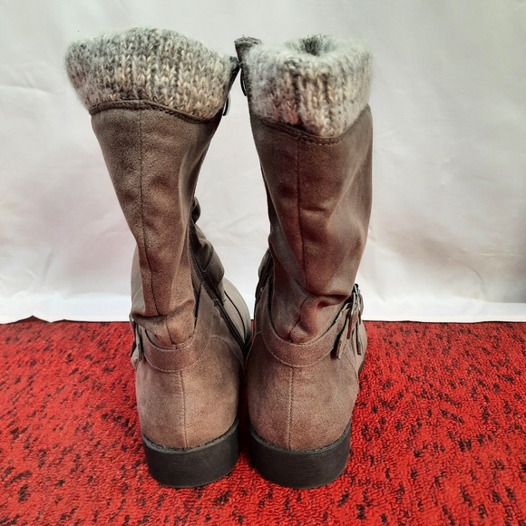 Torrid Women's Booties Sweater Knit Trim Buckle Accent Gray Size 11 - Picture 8 of 14